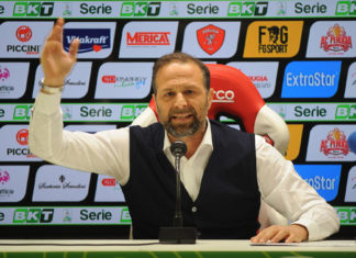 Il presidente del Perugia accusa: "Avete fregato tutti". Il club calabrese: "Sfogo giustificativo dei propri insuccessi, perchè non vi siete costituiti in giudizio?" 