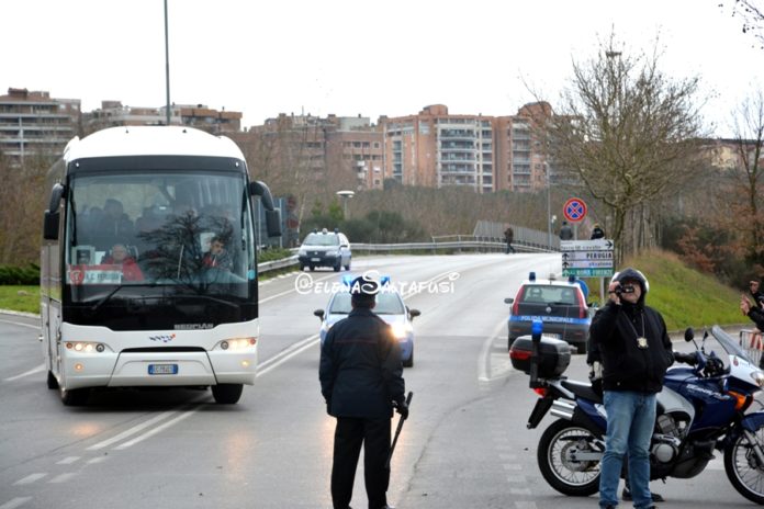 20 euro per il viaggio, partenza dal centro commerciale Borgonovo