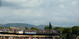 Sarà un derby senza tifosi...per il Perugia. I gruppi biancorossi hanno confermato l'assenza al "Liberati" rispedendo ai mittenti le critiche sull'ostruzione alla trasferta verso i singoli tifosi