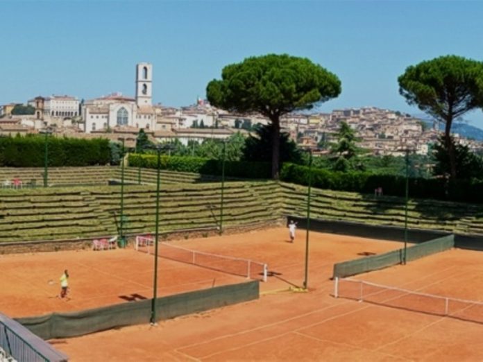 Targa Umbra: week-end decisivo. Nel fine settimana la fase finale della kermesse tennistica regionale. Centro Tennis Perugia e Tennis Training favorite per la vittoria
