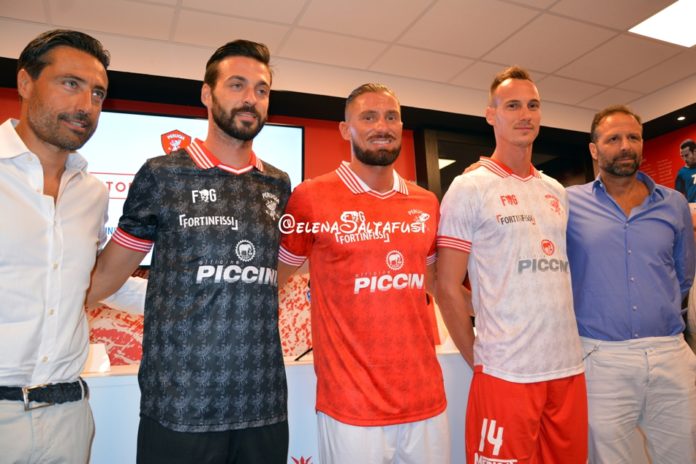 Grifo: Cerri in vantaggio su Di Carmine. L'ex Pescara può spuntarla sul bomber toscano. Terrani ago della bilancia per il modulo