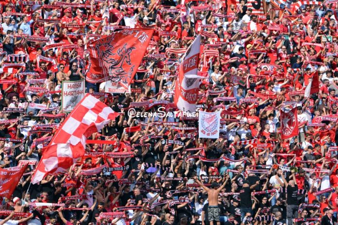 I gruppi della Nord a sostegno del Grifo: 