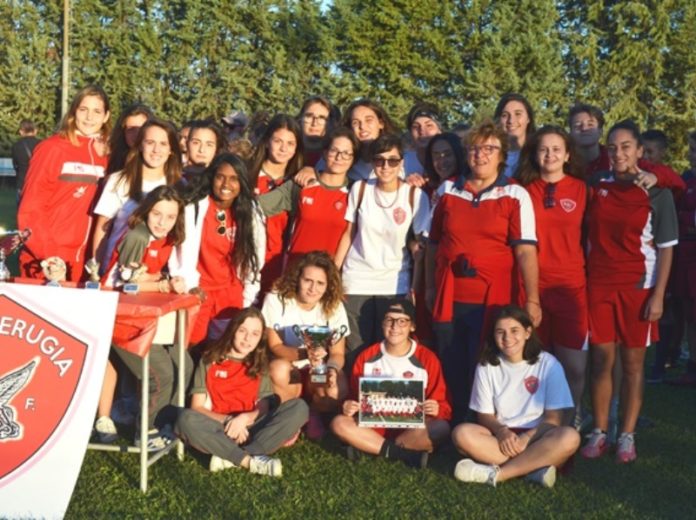 Successo per la sesta edizione del “Chiara Montagnoli Cup”. Il torneo, organizzato dalla Grifo Perugia nella giornata di domenica 17, ha visto la partecipazione di ben cinque squadre. Terzo posto per la formazione di casa del tecnico Peverini