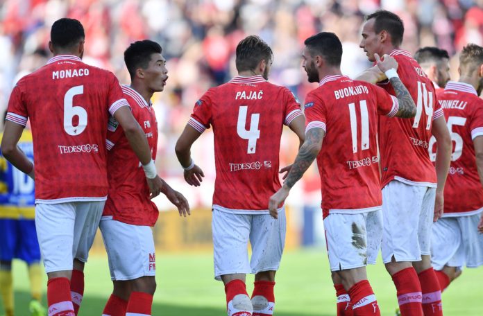 Grifo: prima seduta del 2018...senza novità. Agli ordini del tecnico Breda i Grifoni sono tornati al lavoro dopo la pausa. Ancora nessun volto nuovo