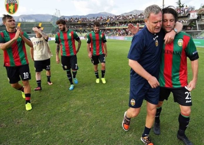 Ternana all'arrembaggio, ma la classifica piange. I ragazzi di Pochesci praticano un calcio offensivo, ma le vittorie stentano ad arrivare. Per il derby out Albadoro