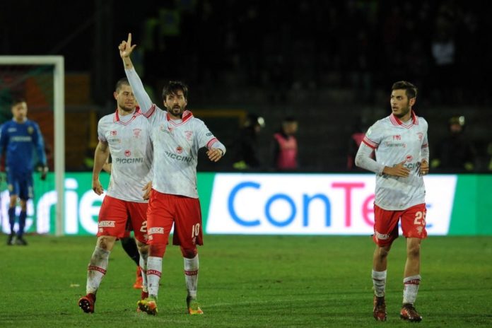 Di Carmine salva capra e cavoli, Zanon e Del Prete insufficienti. L'attaccante evita la sconfitta con freddezza, i due terzini deludono. Buono l'impatto di Cerri sul match