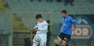 Per il Grifo un "andamento lento". Il 4-4-2 di Breda continua a non convincere anche contro un Novara non certo irresistibile. E i play-out rimangono a 2 lunghezze...