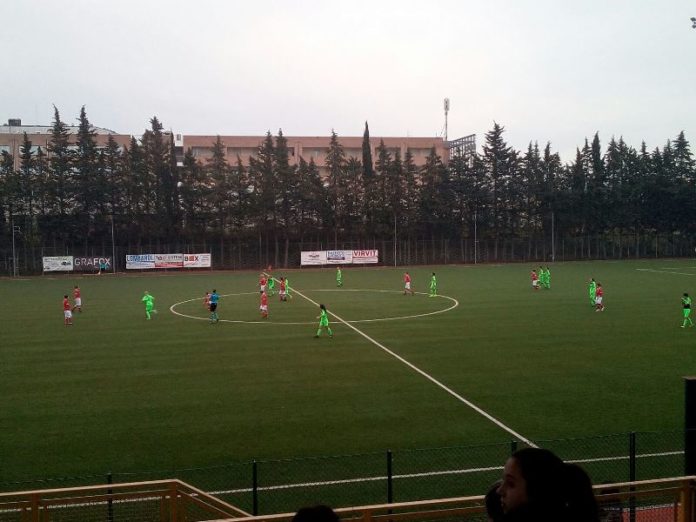 Una Grifo 'cuore e lotta' non riesce a fermare la capolista Florentia. I gol di Ceccarelli e Tuteri non bastano: le fiorentine passano 3-2. Il tecnico Belia: 