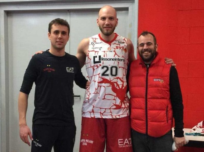 Petrosino lascia la Valdiceppo. Il giocatore varesino voleva riavvicinarsi a casa e la Sicoma l'ha accontentato. Ora firmerà con la Lissone Bernareggio