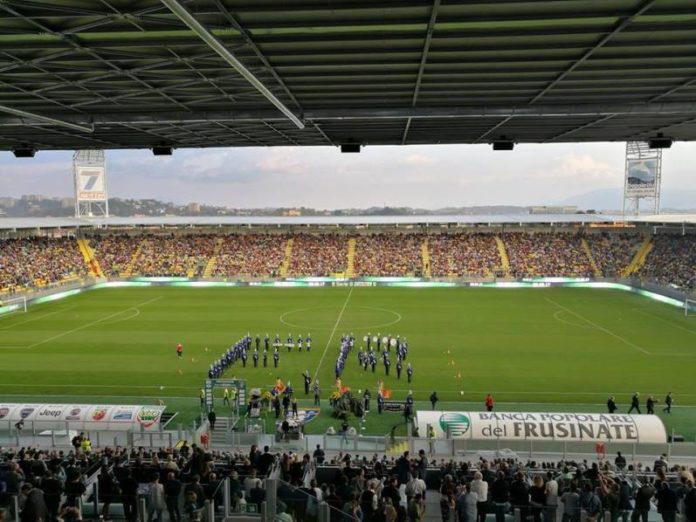 Frosinone: primato e stadio ancora inviolato. Nessuno ha ancora vinto in casa dei ciociari nel nuovo 