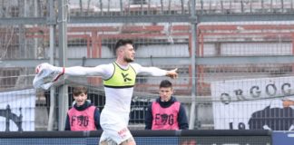 La copertina è per Cerri, ma è il collettivo a brillare. L'attaccante firma una doppietta e 'spende' bene l'ammonizione. Difesa granitica, centrocampo di quantità e Diamanti in gran spolvero