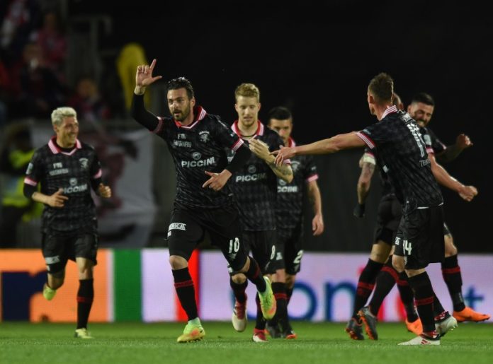 Contro il Venezia l'arbitro dell'ultima vittoria della scorsa stagione. Sarà Di Martino a dirigere il match di sabato. Con lui la vittoria a Carpi in primavera