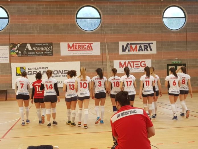 Graficonsul San Mariano: contro Terni si andrà a gara 3. L’Acqua Azzurra vince 3-0 in terra corcianese e pareggia i conti. Coach Farinelli: “Giocato sottotono, ora daremo il massimo per l’ultima sfida”