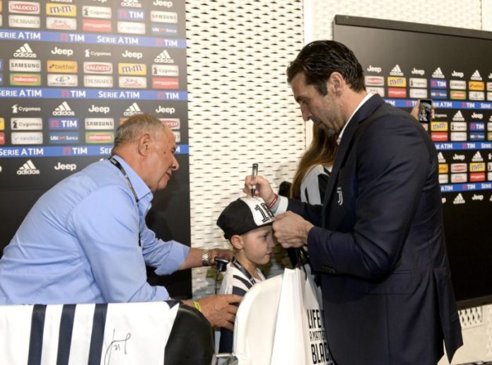 Giornata memorabile per Gabriele grazie all'associazione Giacomo Sintini. Il piccolo tifoso bianconero ospite degli idoli della Juventus. L'ex pallavolista: 