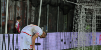 Il retroscena: battibecco fra tifosi e alcuni giocatori. Dopo il 2-0 del Venezia, litigio fra alcuni supporter biancorossi ed un paio di Grifoni