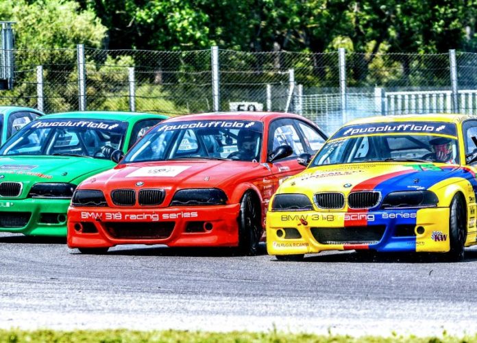 La BMW 318 racing series anima l'autodromo dell'Umbria. A Magione spazio anche al Campionato Italiano Bicilindriche e al Trofeo Italia Storico