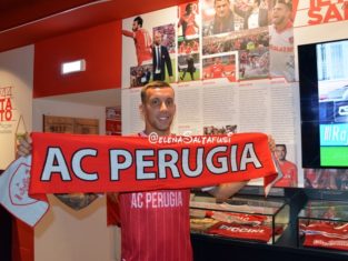 Moscati: "Io bandiera? Sicuramente darò tutto". Conferenza stampa di bentornato per l'ex Novara: "Essere di nuovo qui a titolo definitivo è motivo di orgoglio"