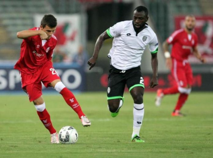 Bari e Cesena vedono la porta dell'inferno, Siena e Ternana sperano. Romagnoli sempre più verso l'esclusione, istanza di fallimento per i pugliesi. E in C si vuole il ripescaggio