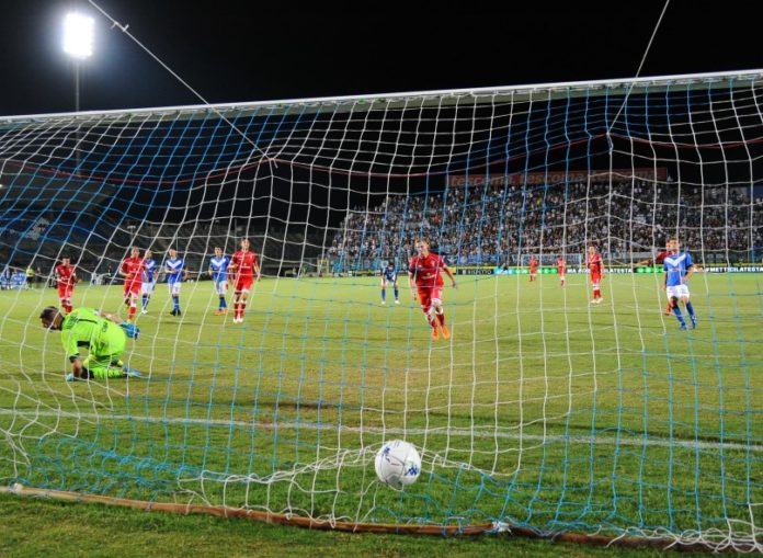 Vido anima e cuore, Cremonesi guida la difesa. Il numero dieci si costruisce da solo il pareggio e mostra giocate di livello, il centrale sopperisce agli errori di Ngawa e Falasco