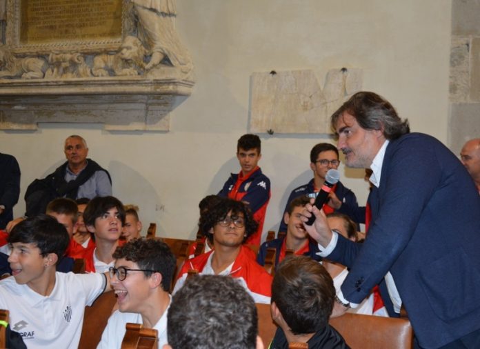 Cultura in Goal: a Città di Castello tra grandi nomi e tanti aneddoti. Grande partecipazione alla presentazione del libro 