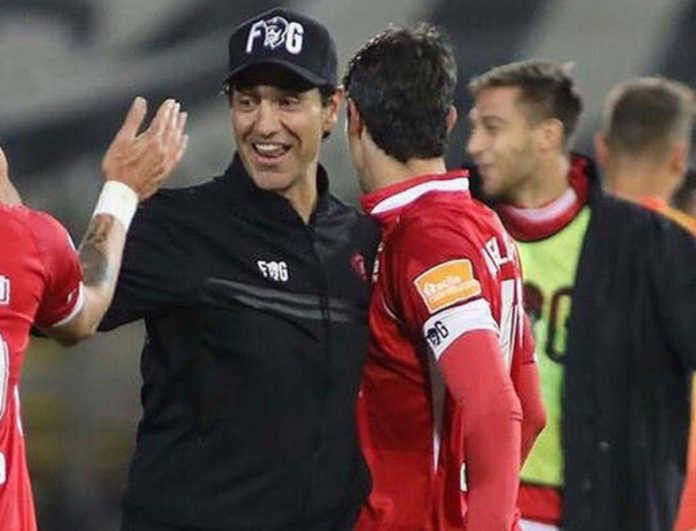 E Nesta coccola i suoi ragazzi: 