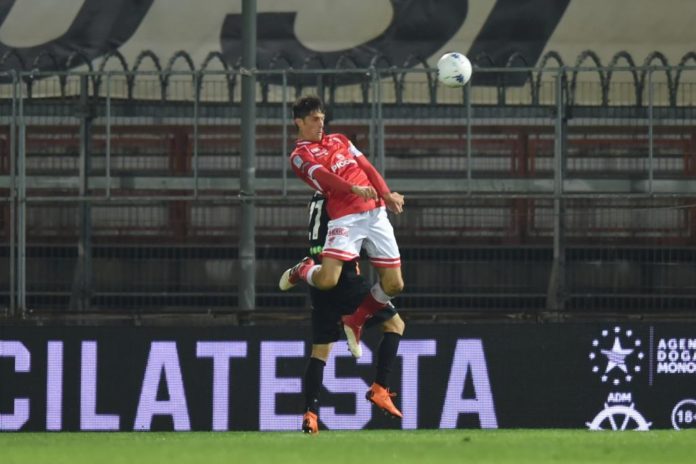 Kingsley e Melchiorri da standing ovation, Verre ci prende gusto. Il nigeriano è il motore del Grifo, l'ex Cagliari guida da veterano l'attacco. Il numero 5 ancora in gol, ma la difesa appare ancora vulnerabile