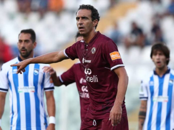 Grifo da 8, Dainelli sprofonda all'Inferno. La vittoria di domenica sera permette ai Grifoni di mantenere un posto in Paradiso, il difensore livornese appare al capolinea della sua carriera. Nota di merito per Ascoli e Del Sole