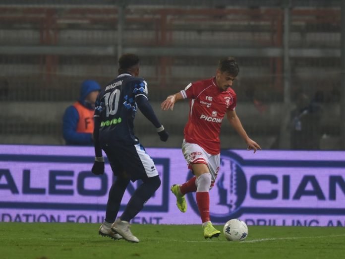 Grifo: difesa rimodellata e mediana 