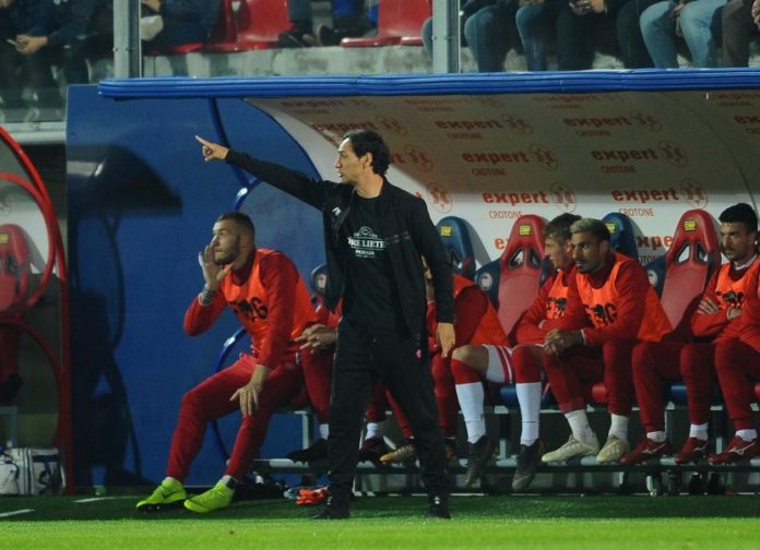 Sputo a Nesta: multa salata per il Crotone. Protagonista del vile gesto un supporter rossoblu. 5mila euro comminati alla società calabrese