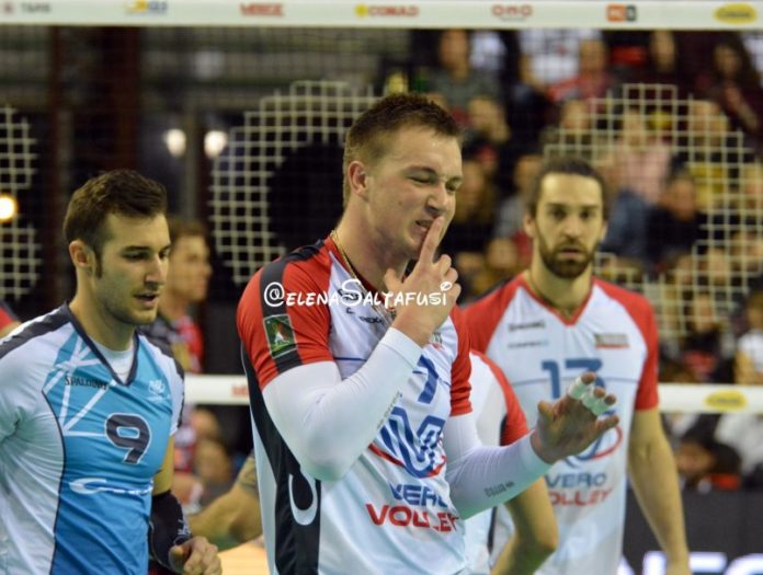 Dimenticare il k.o. di gara 5? La Sir pensa al futuro. I titolari tutti confermati con l'inserimento dello schiacciatore ucraino Plotnyskyi e del centrale italiano Russo. Nodo Bernardi o conferma?