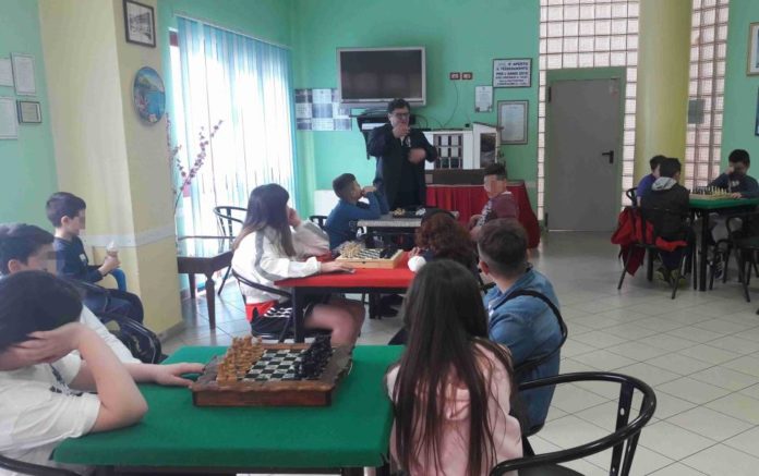 Gli scacchi spopolano nel perugino. Grande adesione al torneo scolastico di San Martino in Campo del 25 maggio