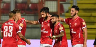 Iemmello: "Gruppo compatto, lavoriamo bene". La punta del Grifo: "Le mie ginocchia ora vanno bene, Perugia merita grandi palcoscenici"