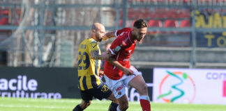 Sgarbi: "Un difensore deve essere pessimista". Il centrale del Grifo: "Mi sono messo dietro e sono riuscito a salvare quella palla"