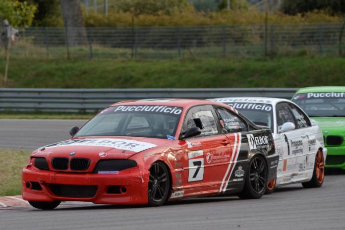 Weekend a tutto gas all'autodromo di Magione. Sono sedici le competizioni che si correranno tra sabato 26 e domenica 27 ottobre al 