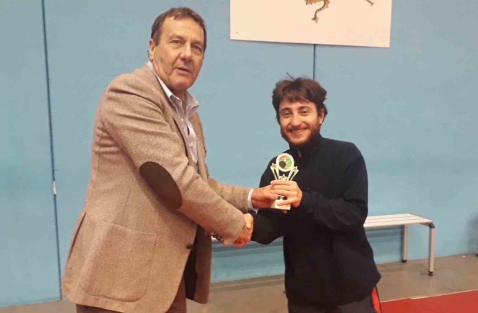 Ping pong: Michele Mencaroni porta sul podio Sportperugia.it. Nel campionato interregionale di tennistavolo per giornalisti il nostro collaboratore conquista il bronzo