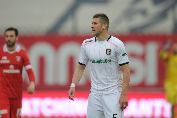 Dietrofont Rajkovic: ci ripensa e diventa un Grifone. Mossa a sorpresa, il Perugia annuncia l'arrivo del difensore serbo che firma un biennale