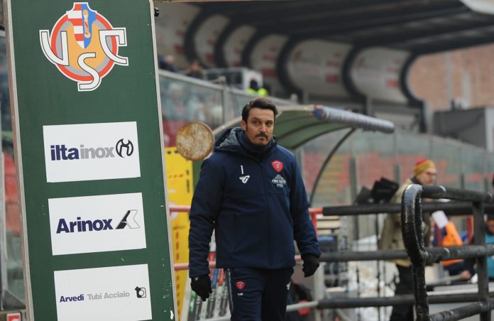 Oddo sempre più vicino alla panchina del Pescara. L'ex tecnico del Grifo verso il ritorno alla guida dei Delfini, avversari del Perugia nel play-out