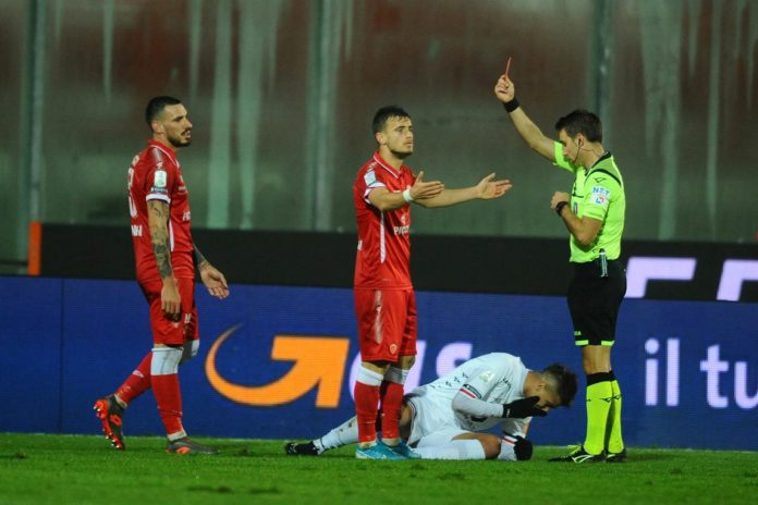 A Venezia un arbitro che non porta fortuna al Grifo. Sarà Francesco Forneau a dirigere il match del 
