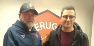 Il "nostro" Nicolò premia Serse. Il giornalista di Sportperugia ha consegnato, per conto della trasmissione “Campo Aperto”, un riconoscimento al tecnico del Perugia