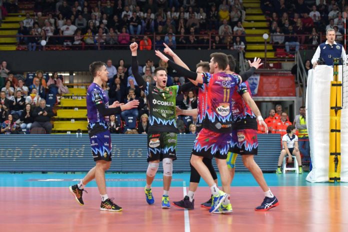 6 su 6: la Sir chiude il girone a punteggio pieno. Anche se a giochi fatti, pure Varsavia si arrende a una rimaneggiata Perugia per 3-1