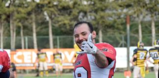 Buona la prima per i Grifoni Perugia, netto successo sui ‘cugini’ degli Steelers (64-13). All’esordio stagionale nel campionato di Terza Divisione, vittoria roboante dei biancorossi capitanati da Freddini contro Terni. Domenica scontro al ‘vertice’: a San Sisto arrivano i Trappers Cecina
