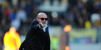 Al danno la beffa: dal k.o. di Frosinone arriva lo stop per Cosmi. Il tecnico del Grifo fermato per un turno per espressioni blasfemi. Il provvedimento arriva con prova TV