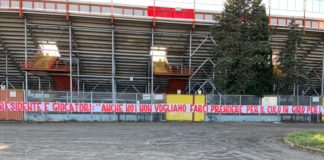 I tifosi non fanno sconti: Santopadre e squadra sotto accusa. La Nord fa suo lo sfogo di Cosmi e aggiunge un inequivocabile "anche"