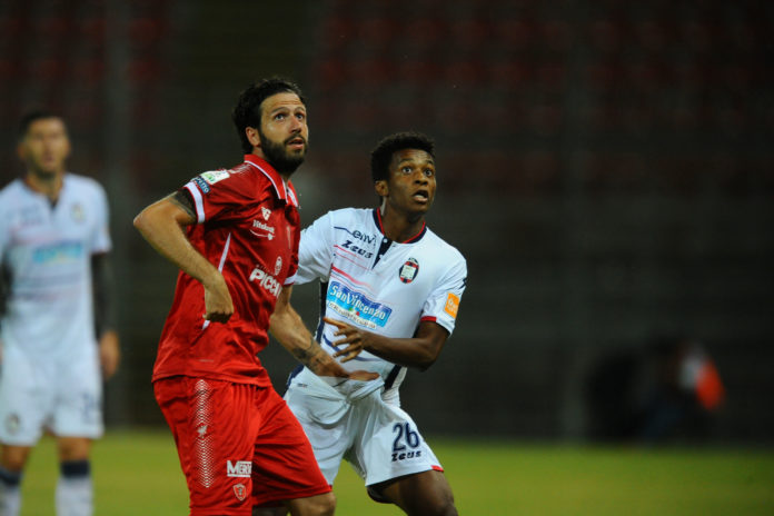 Convocati e formazione: per il Grifo dubbi solo in attacco. Due tra Iemmello, Melchiorri e Buonaiuto a comporre il tandem. Cosmi ritrova Vicario e Di Chiara dall'inizio