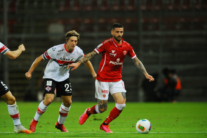 Buonaiuto è il primo a lasciare Perugia. Ufficiale il passaggio del fantasista alla Cremonese, ma il video di presentazione fa arrabbiare i tifosi biancorossi