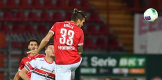 Il muro della Cremonese ferma il Grifo sullo 0-0. Poco spettacolo e tanta frustrazione per un Perugia che non riesce ad affondare il colpo sui lombardi. E Vicario evita la beffa in più occasioni 