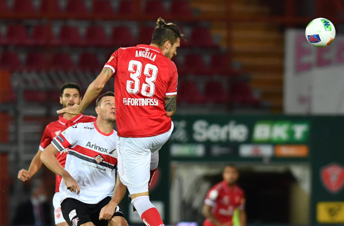 Il muro della Cremonese ferma il Grifo sullo 0-0. Poco spettacolo e tanta frustrazione per un Perugia che non riesce ad affondare il colpo sui lombardi. E Vicario evita la beffa in più occasioni 
