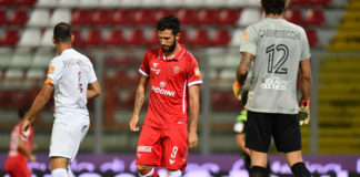 Per il Grifo è di nuovo buio pesto: il Trapani passa al fotofinish (1-2). Un gol di Luperini nel recupero mette k.o. il Perugia che spreca in maniera eccessiva. E dagli altri campi non arrivano buone notizie