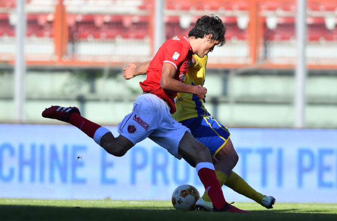 Grifo, probabile formazione: avanti col 3-5-2. Stesso modulo di domenica per Caserta. Ma l'emergenza a centrocampo impone pochi cambi