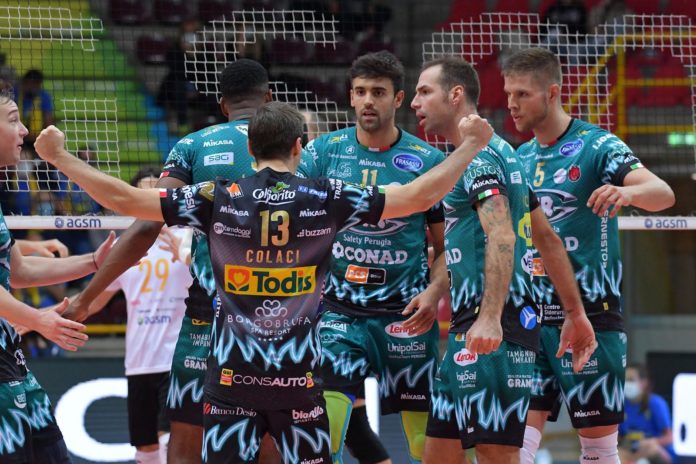 Sir, Solè elogia Leon: 